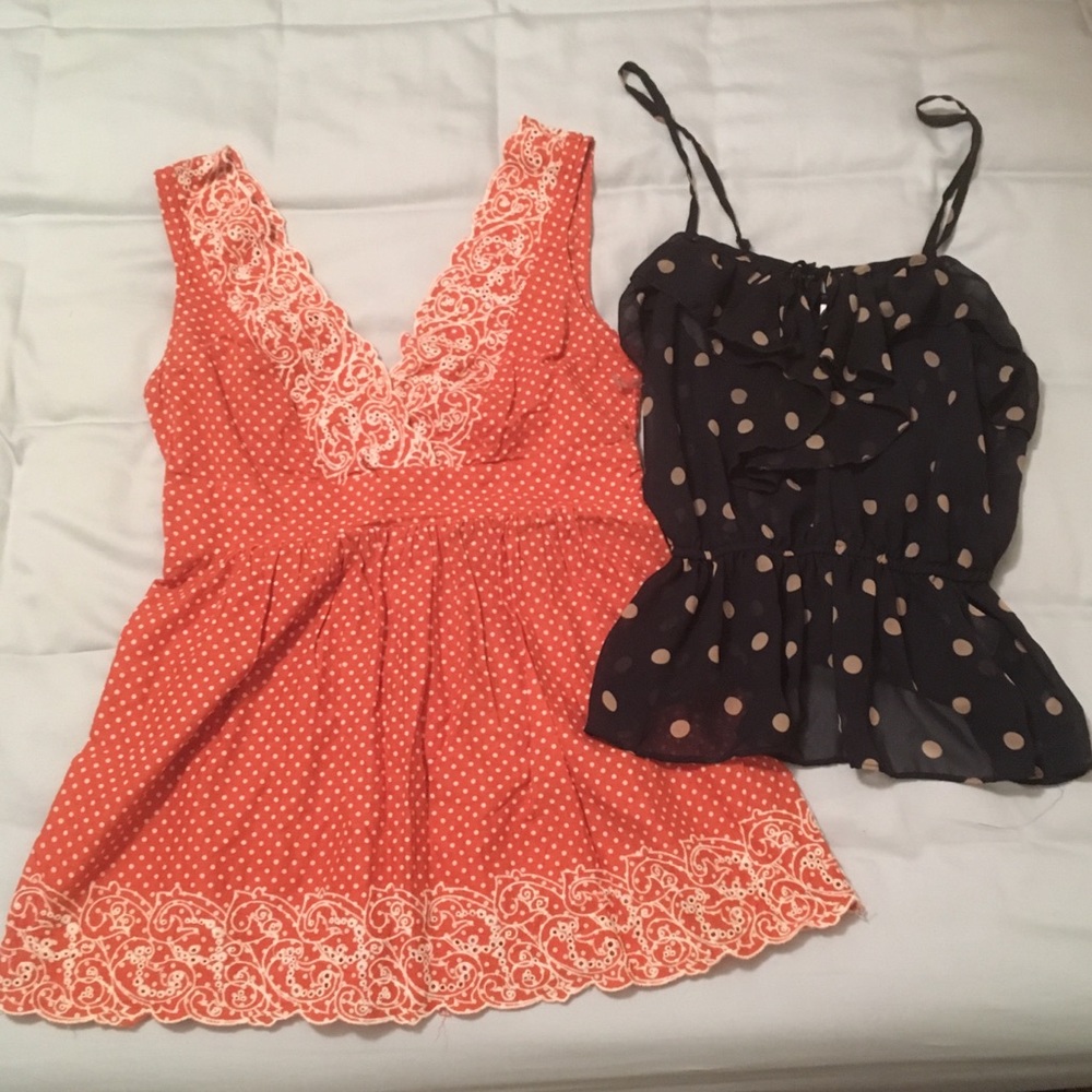 LOT OF 7 PIECES - 4 Tops, 3 Dresses, Sizes XS to S